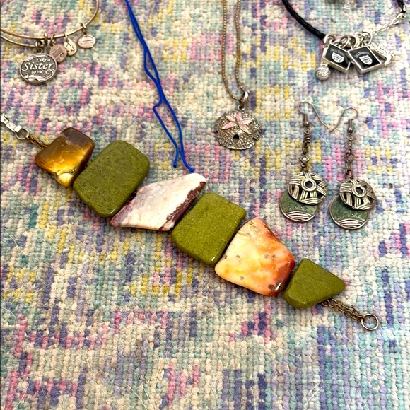 Mixed Jewelry Lot of Vintage, Alex & Ani ,Urban outfitters and more - Picture 10 of 16